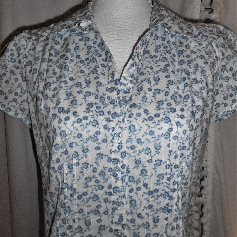 Dress Barn Blue Floral Cotton Button Down Top S